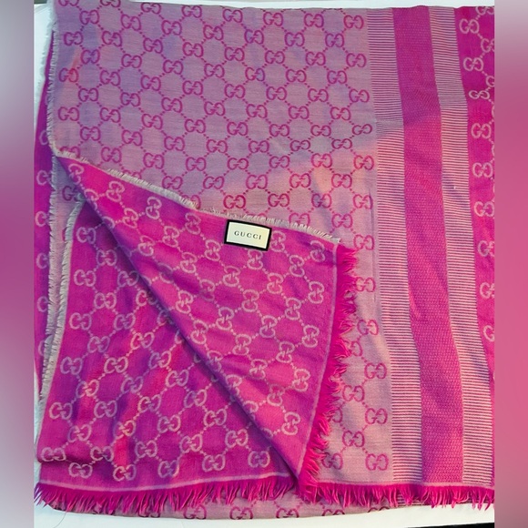 ๐๐ฎ๐๐๐ข ๐๐ก๐๐ฐ๐ฅ
Color Fushia
Size 28x78 / 70x195 cm - Picture 2 of 7